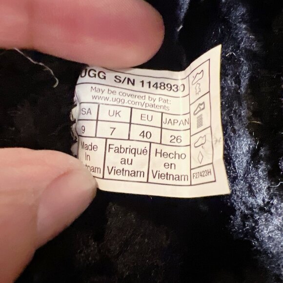 UGG Classic Mini Braid Sheepskin Ankle Boots Fur Black 1148930 Womens US 9 - Picture 12 of 12